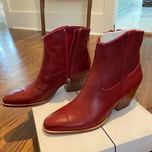 Dolce Vita Silma bootie in Red, size 9.5